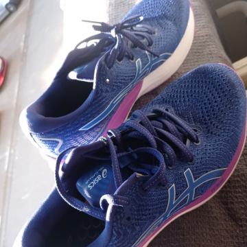 TENISICE br.38-Asics- Nove