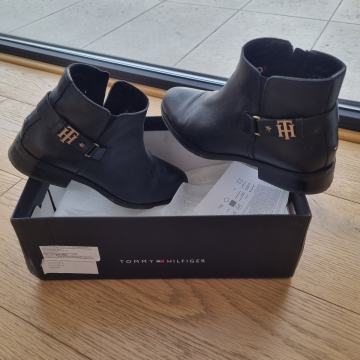 TOMMY HILFIGER CIPELE