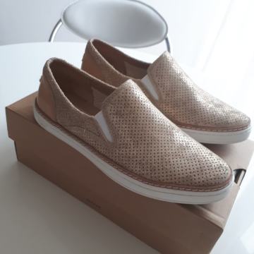 UGG zlatne slip on cipele/tenisice ✔Novo✔
