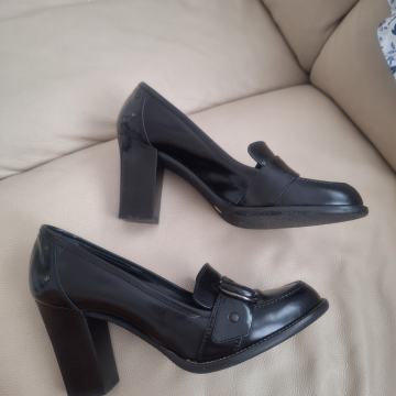 VERONICA LAI kozne cipele br 38