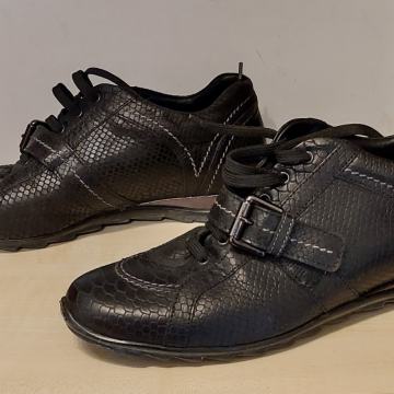 Visoke crne kožne cipele Triver 38