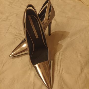 ZARA ŽENSKE CIPELE 38 SREBRNE METALIK SIVE SALONKE ŠTIKLA STILETTO