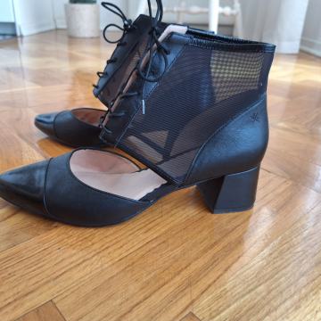 Ženke salonke broj 41