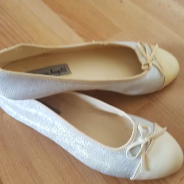 Zenske bijele  balerinke br 40
