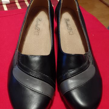 Zenske cipale. BAOBAO. Broj 42