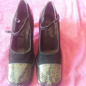 NOVE ŽENSKE CIPELE 37 ZMIJA PITON REMENČIĆ ČETVRTASTI VRH