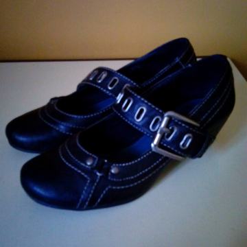 Zenske cipele br.36 GRACELAND