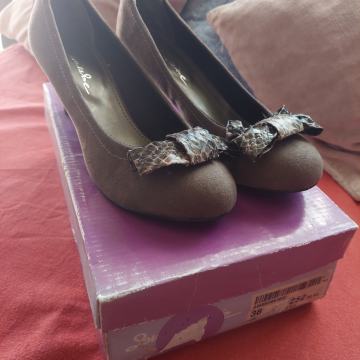 Ženske cipele br. 36