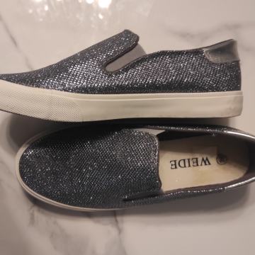 ŽENSKE CIPELE BR. 36