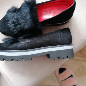 ženske cipele Pas de Rouge br 39 sa pravim krznom