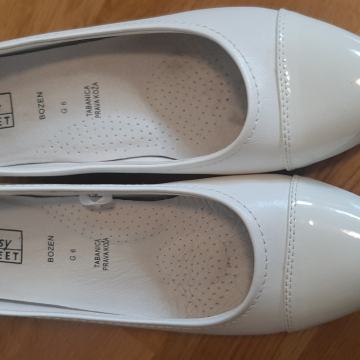 Ženske cipele s potpeticom