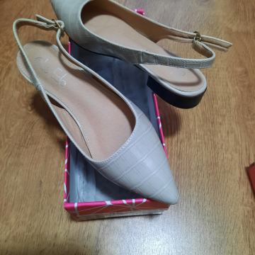 sandale s otvorenom petom