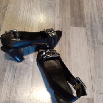 Ženske cipele, sandale