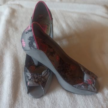 ŽENSKE CIPELE 38 SIVORUŽIČASTOCRNE SALONKE PEEP TOE