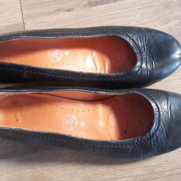 Ženske crne cipele - kvalitetno i povoljno br.39 - 99kn