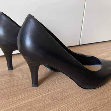 Ženske crne cipele 37