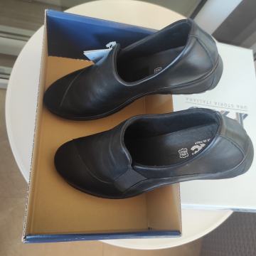 Ženske crne kožne cipele vel. 40