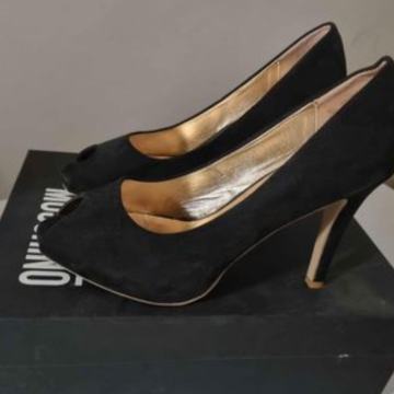 Ženske crne štikle br 40