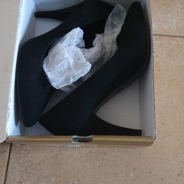 Ženske nove crne svečane cipele vel.39