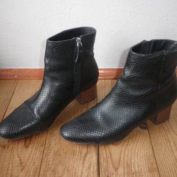 ŽENSKE ELEGANTNE KOŽNE CIPELE 40