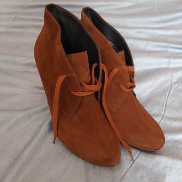 Nove ženske gležnjače - oksfordice Paul green