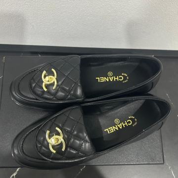 Ženske kožne cipele Chanel