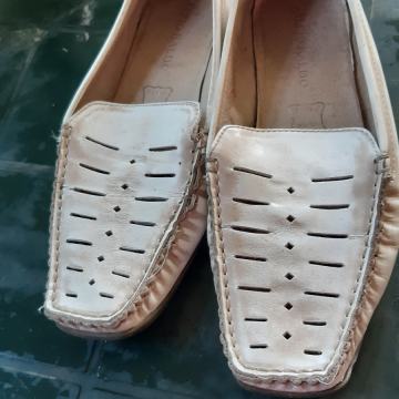 ŽENSKE KOŽNE MOKASINE BROJ 38