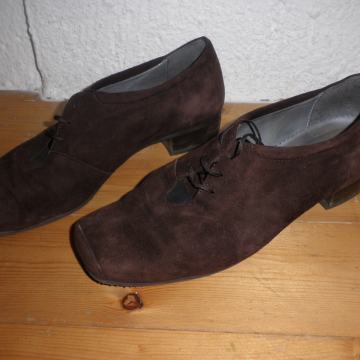 ŽENSKE LAGANE KOŽNE CIPELE 40