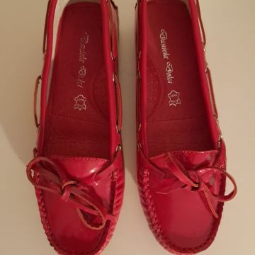 Ženske lakirane cipele br. 36