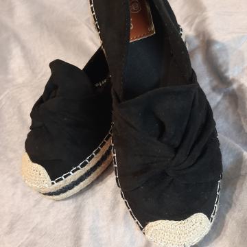 Nove ženske mokasine  - špagerice