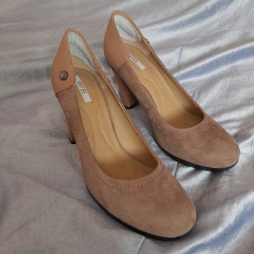 Nove ženske salonke Geox