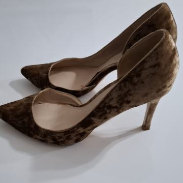 Ženske štikle, 3977. MNG