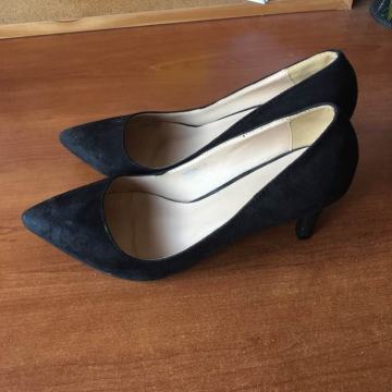 Ženske štikle broj 39