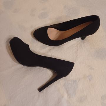 Štikle sa platformom, broj 45