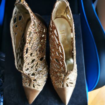 Zlatne cipele sa Swarovski kamenčićima - Karla-loriblu