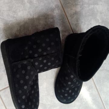 2+1 gratis! Super očuvane crne "like Ugg" čizme s krznom, br. 37