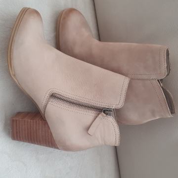 ALDO kozne cizme br 37