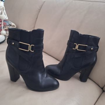 Aldo kozne cizme br 39