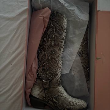 Alma en pena kaubojske cizme