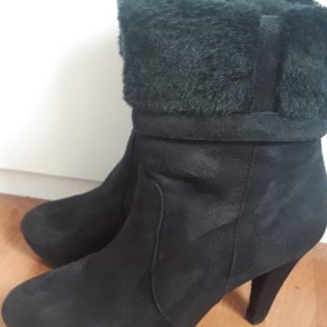 ANTILOP GLEZNJACE CIPELE br  39