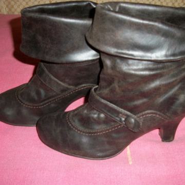 ŽENSKE CIZMICE -koža, br. 40-Novo