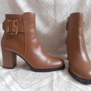 Bally nove kožne čizme gležnjače