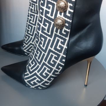 Balmain monogram čizmice