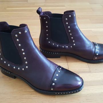 Bata  kozne cizme br 38