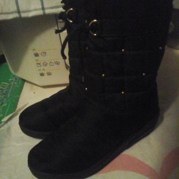 S Bernarda br 37 vodootporne postavljene udobne čizmice