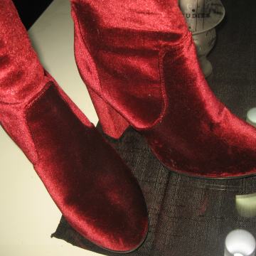 PLIŠANE - BARŠUNASTE  ČIZMICE BR. 37