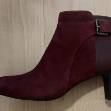 Bordo kožne gležnjače, mala peta, antilop, glatka koža, veličina 37