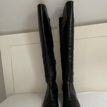 Brunati crne visoke kožne čizme br 37,5