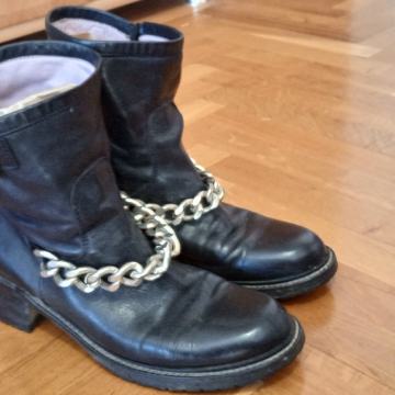 Čižme 37.5 Red valentino