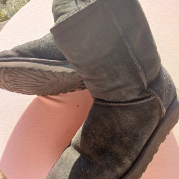 ČIZME  br.39-U.G.G-Crne